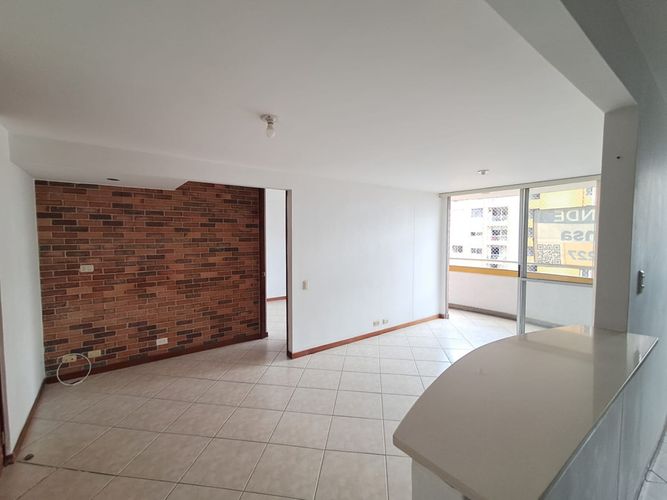 Apartamento de 1 alcoba en venta en La Aguacatala, Medellín, 44 m² · foto 9 de 21