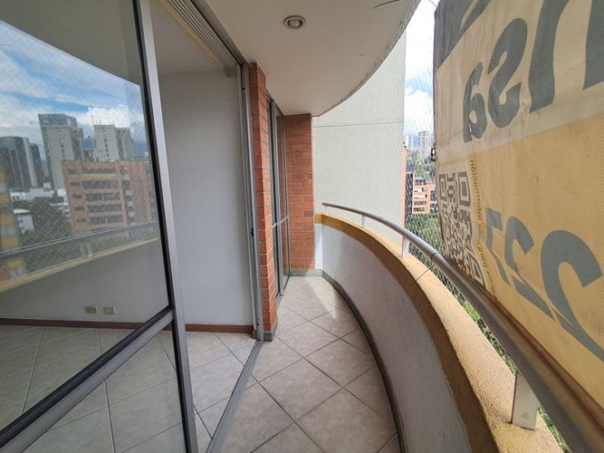 Apartamento de 1 alcoba en venta en La Aguacatala, Medellín, 44 m² · foto 10 de 21