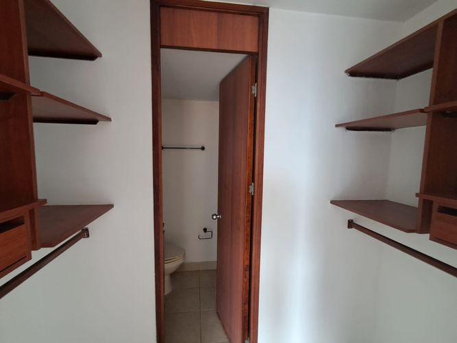 Apartamento de 1 alcoba en venta en La Aguacatala, Medellín, 44 m² · foto 14 de 21
