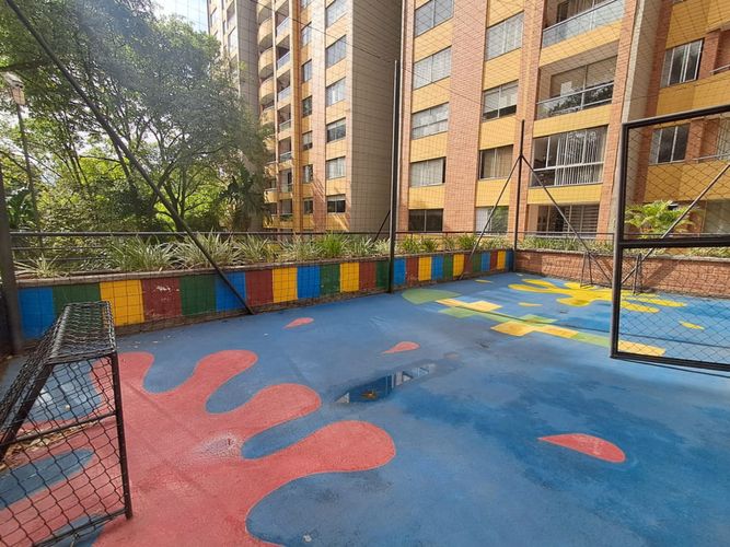 Apartamento de 1 alcoba en venta en La Aguacatala, Medellín, 44 m² · foto 16 de 21