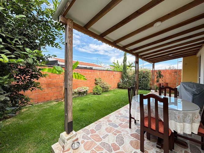 Casa de 3 alcobas en venta en El Castillo, Jamundí, 140 m² · foto 3 de 14