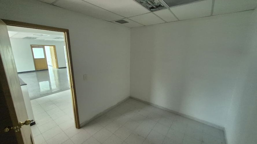 Oficina en arriendo en Bolivar, Bucaramanga, 300 m² · foto 17 de 22