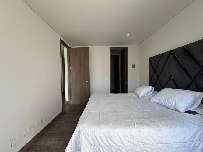 Apartamento de 2 alcobas en arriendo en El Poblado, Medellín, 95 m² · foto 14 de 19