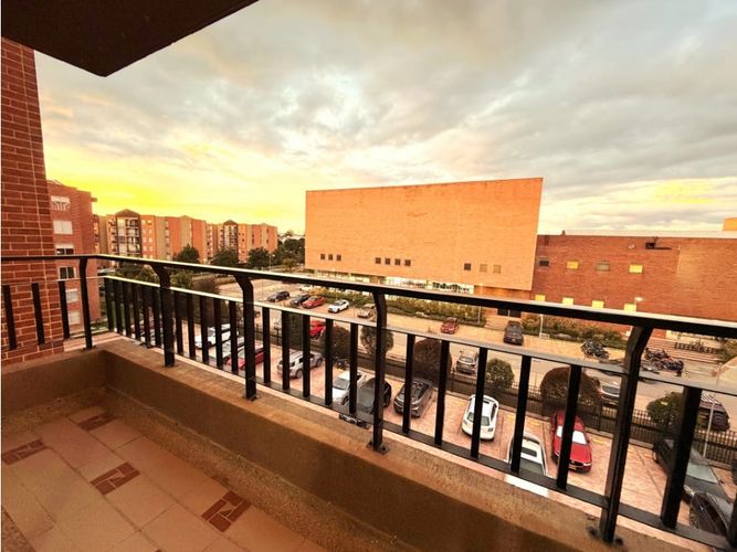 Apartamento de 3 alcobas en venta en Hacienda Casablanca El Molino, Madrid, 85 m² · foto 4 de 17