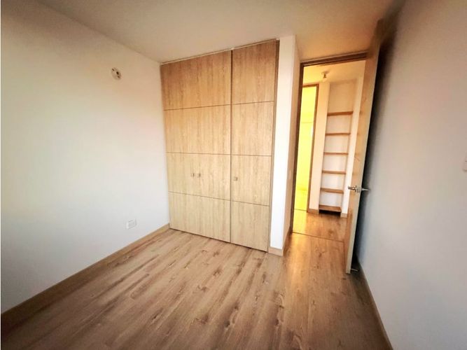 Apartamento de 3 alcobas en venta en Hacienda Casablanca El Molino, Madrid, 85 m² · foto 7 de 17
