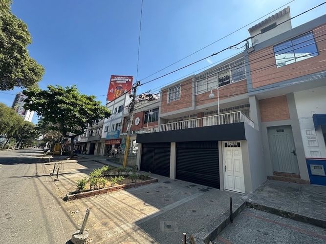 Casa de 3 alcobas en venta en Mejoras Publicas, Bucaramanga, 330 m² · foto 2 de 20