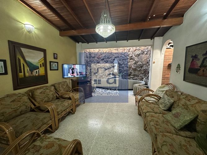 Casa de 3 alcobas en venta en Mejoras Publicas, Bucaramanga, 330 m² · foto 12 de 20