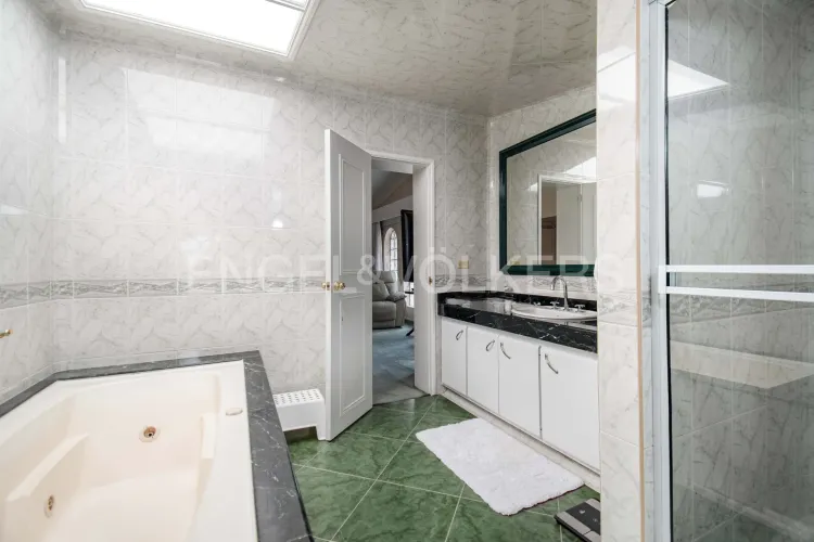 Casa de 3 alcobas en venta en Chicó Alto, Bogotá, 331 m² · foto 14 de 21