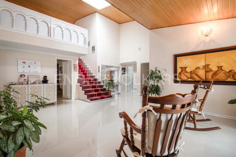 Casa de 3 alcobas en venta en Chicó Alto, Bogotá, 331 m² · foto 5 de 21