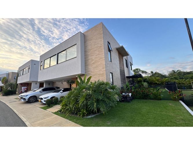 Casa de 3 alcobas en venta en Pance, Cali, 302 m² · foto 2 de 24