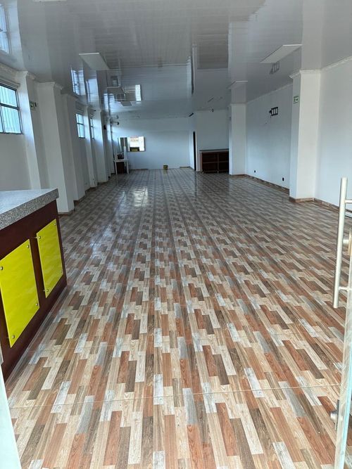 Local en arriendo en El Cortijo, Madrid, 82 m² · foto 2 de 4