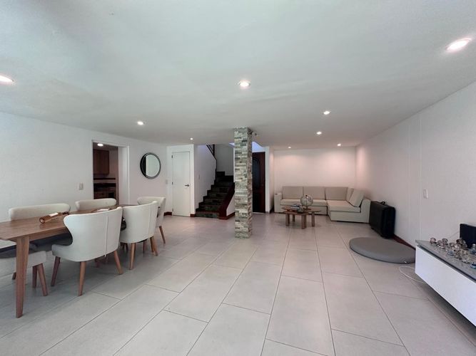 Casa de 3 alcobas en arriendo en Los Naranjos, Medellín, 160 m² · foto 6 de 19