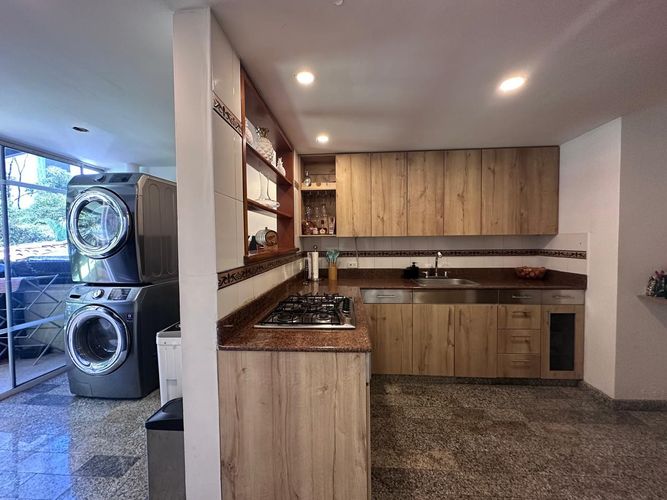 Casa de 3 alcobas en arriendo en Los Naranjos, Medellín, 160 m² · foto 9 de 19