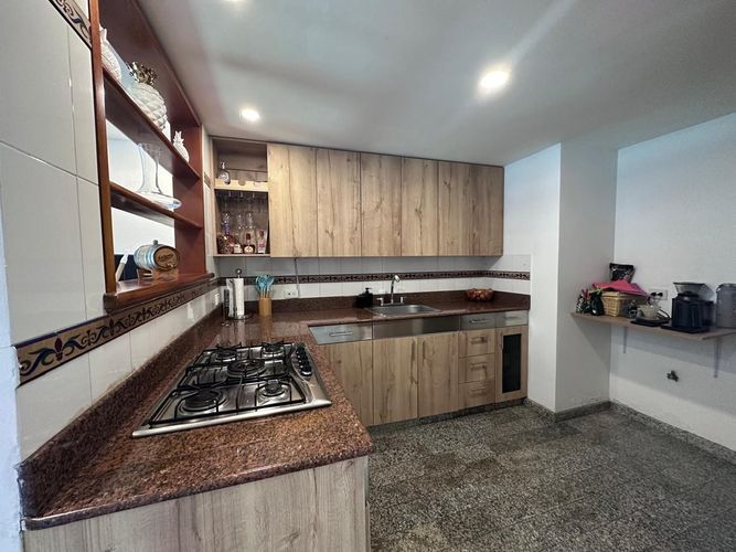 Casa de 3 alcobas en arriendo en Los Naranjos, Medellín, 160 m² · foto 7 de 19