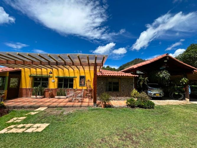 Finca en arriendo en La Ceja, 470 m² · foto 2 de 23