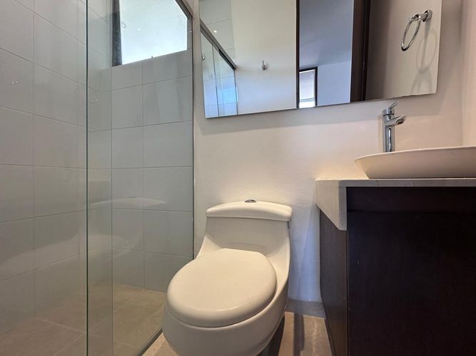 Apartamento de 3 alcobas en venta en El Poblado, Medellín, 130 m² · foto 18 de 19