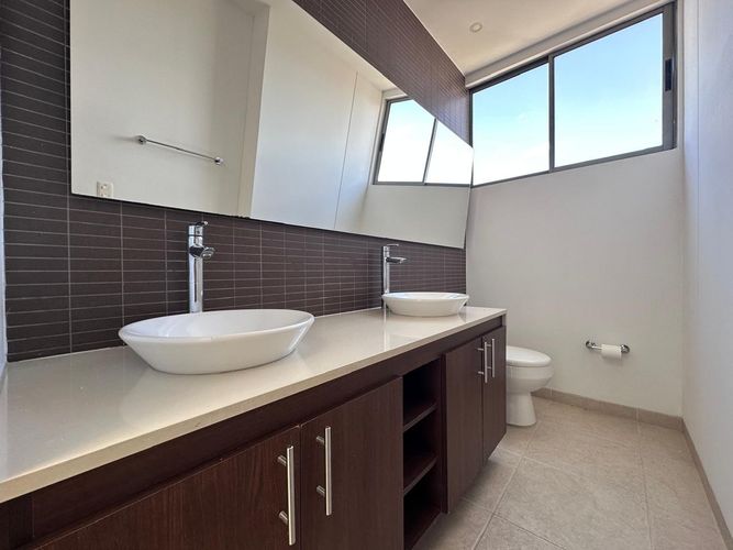 Apartamento de 3 alcobas en venta en El Poblado, Medellín, 130 m² · foto 19 de 19