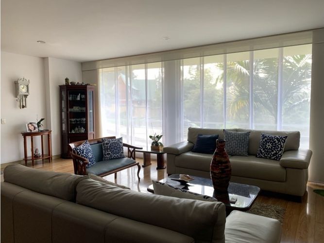 Apartamento de 3 alcobas en venta en Chico, Bogotá, 190 m² · foto 4 de 17