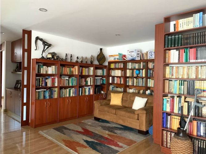 Apartamento de 3 alcobas en venta en Chico, Bogotá, 190 m² · foto 5 de 17