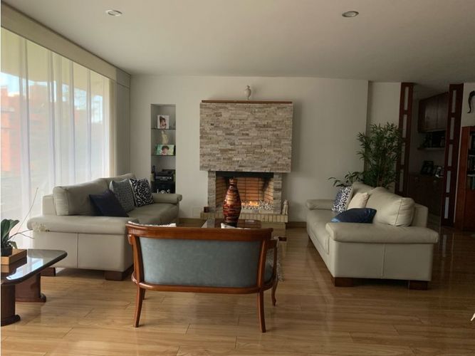 Apartamento de 3 alcobas en venta en Chico, Bogotá, 190 m² · foto 6 de 17
