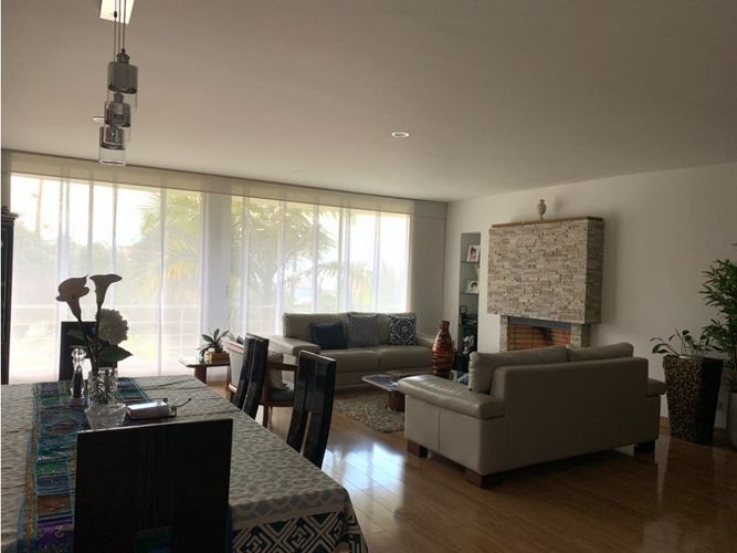 Apartamento de 3 alcobas en venta en Chico, Bogotá, 190 m² · foto 7 de 17