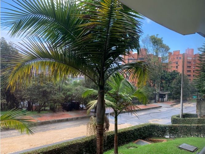 Apartamento de 3 alcobas en venta en Chico, Bogotá, 190 m² · foto 8 de 17