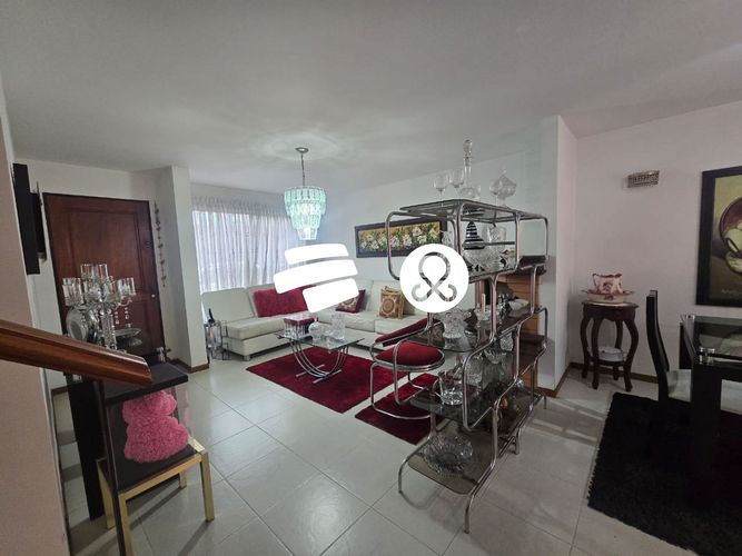 Casa de 3 alcobas en venta en Los Colegios, Rionegro, 138 m² · foto 8 de 24