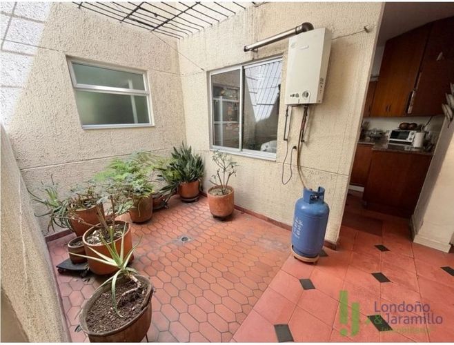 Casa de 6 alcobas en venta en Suramericana, Medellín · foto 2 de 20