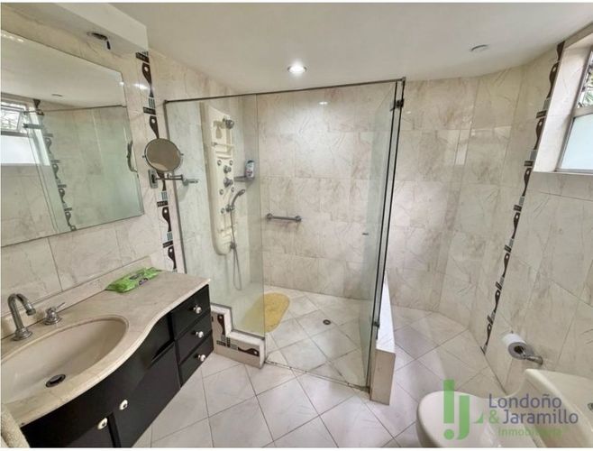 Casa de 6 alcobas en venta en Suramericana, Medellín · foto 6 de 20