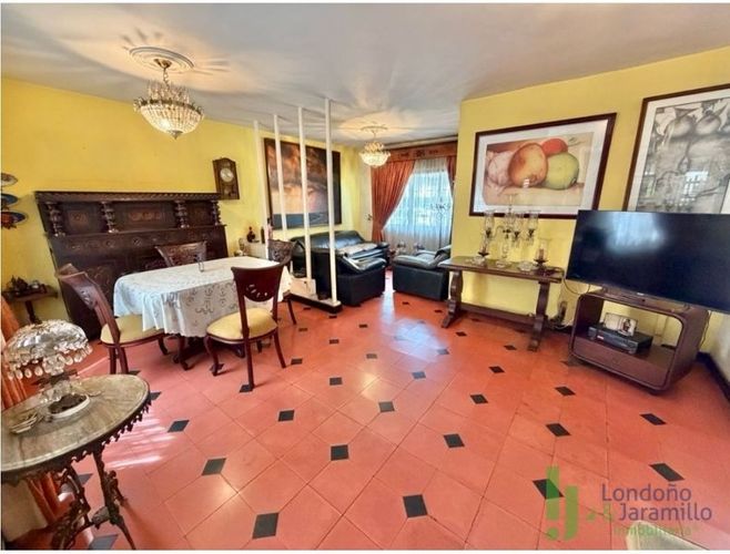 Casa de 6 alcobas en venta en Suramericana, Medellín · foto 9 de 20