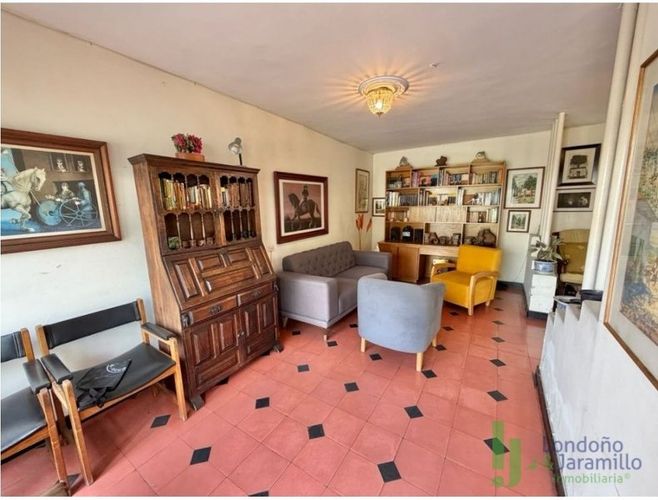 Casa de 6 alcobas en venta en Suramericana, Medellín · foto 10 de 20
