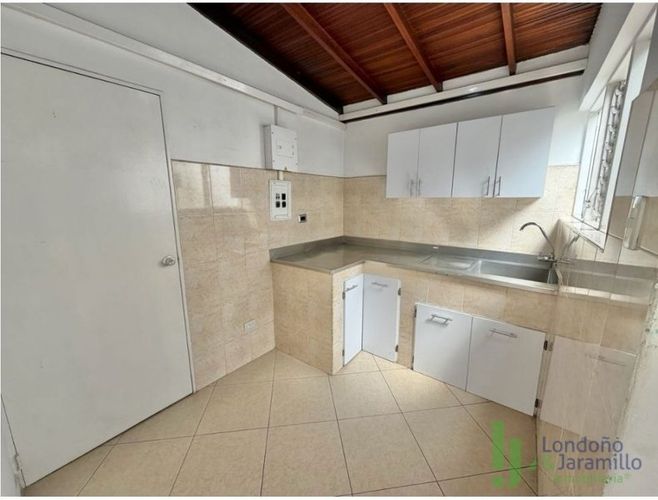 Casa de 6 alcobas en venta en Suramericana, Medellín · foto 11 de 20
