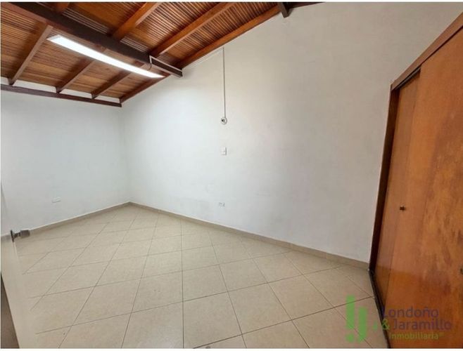 Casa de 6 alcobas en venta en Suramericana, Medellín · foto 13 de 20