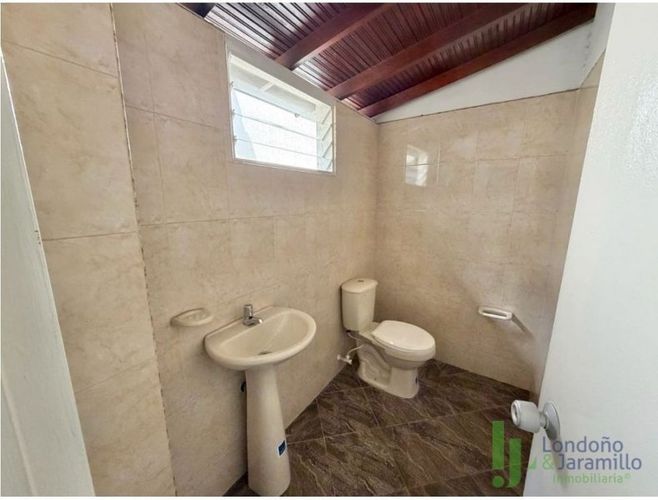 Casa de 6 alcobas en venta en Suramericana, Medellín · foto 15 de 20