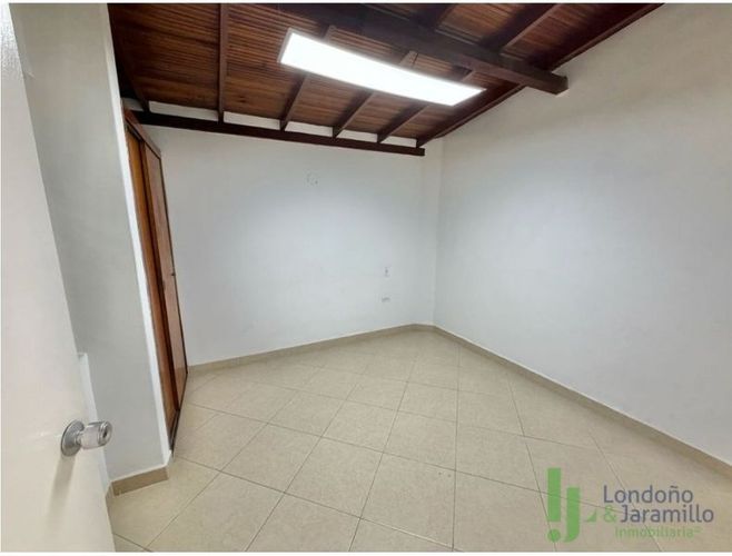 Casa de 6 alcobas en venta en Suramericana, Medellín · foto 16 de 20