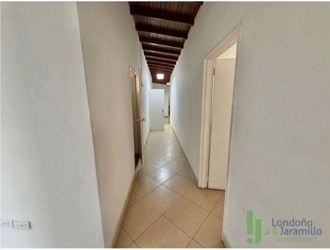 Casa de 6 alcobas en venta en Suramericana, Medellín · foto 18 de 20