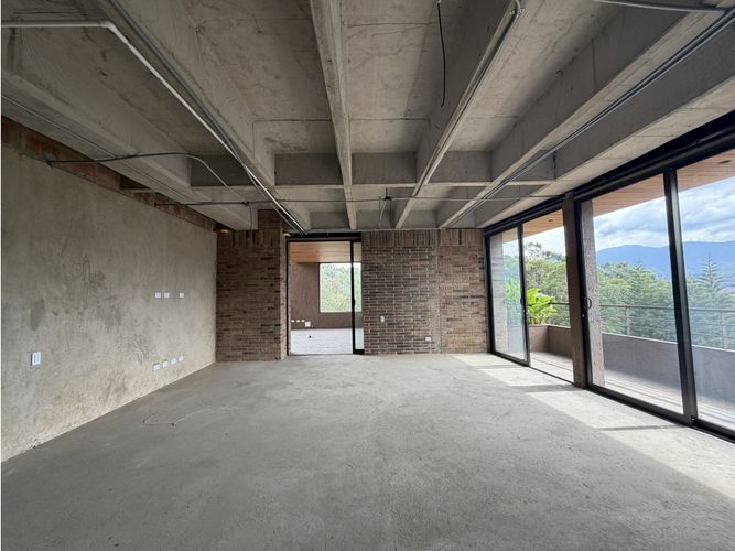 Apartamento de 2 alcobas en venta en El Diamante 2, Medellín, 239 m² · foto 3 de 13