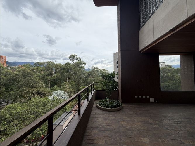 Apartamento de 2 alcobas en venta en El Diamante 2, Medellín, 239 m² · foto 7 de 13