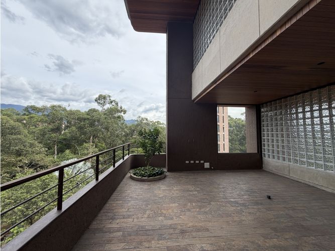 Apartamento de 2 alcobas en venta en El Diamante 2, Medellín, 239 m² · foto 9 de 13