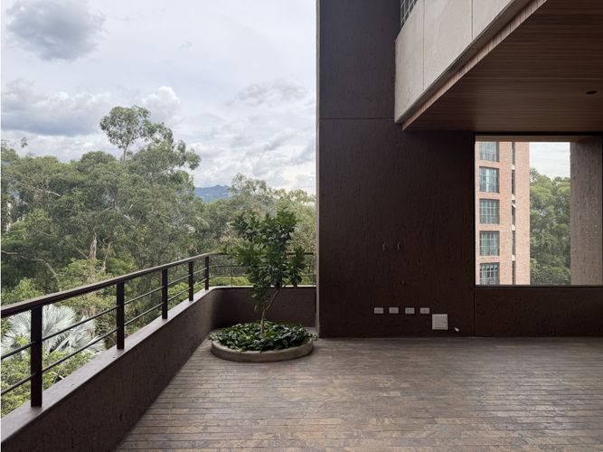 Apartamento de 2 alcobas en venta en El Diamante 2, Medellín, 239 m² · foto 11 de 13