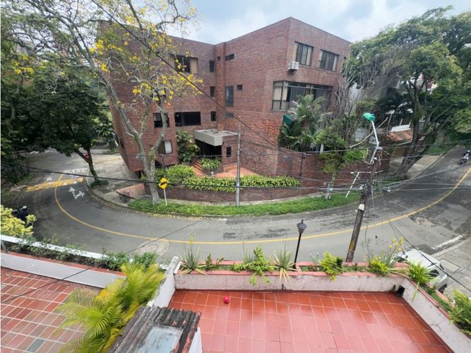 Apartamento de 8 alcobas en venta en Santa Rita, Cali, 400 m² · foto 4 de 23