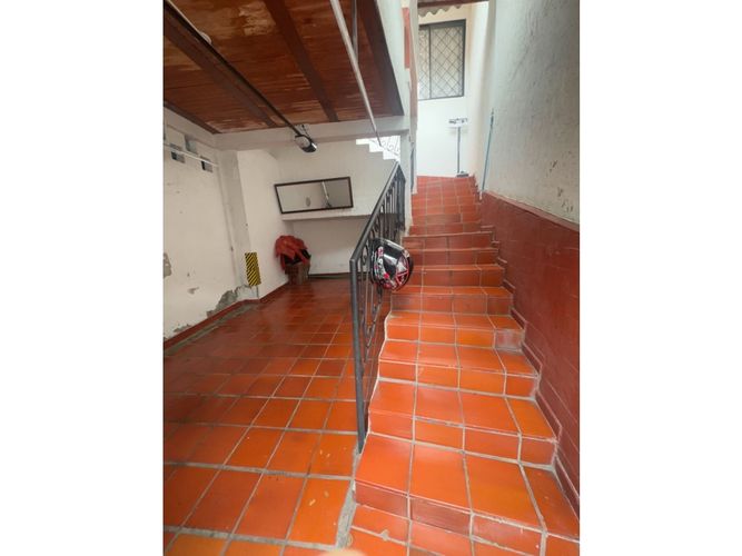 Edificio en venta en Ciudad Jardin, Cali, 600 m² · foto 5 de 7