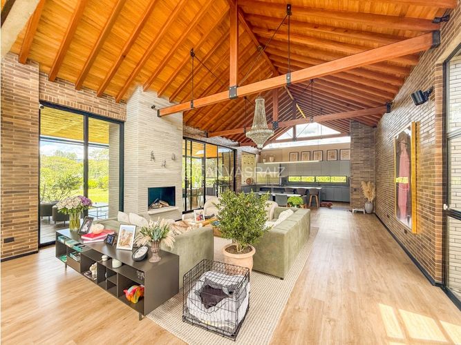 Casa de 3 alcobas en venta en Llano Grande, Rionegro, 460 m² · foto 4 de 24