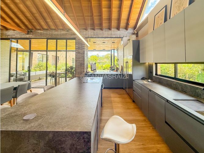 Casa de 3 alcobas en venta en Llano Grande, Rionegro, 460 m² · foto 6 de 24