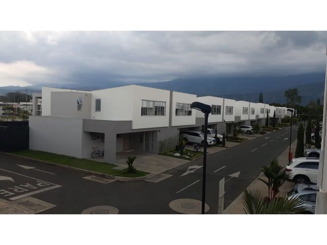 Casa de 3 alcobas en venta en Las Mercedes, Jamundí, 203 m² · foto 9 de 16