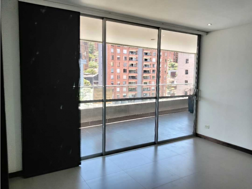 Apartamento en arriendo en Las Lomas No.1, Medellín · foto 6 de 18