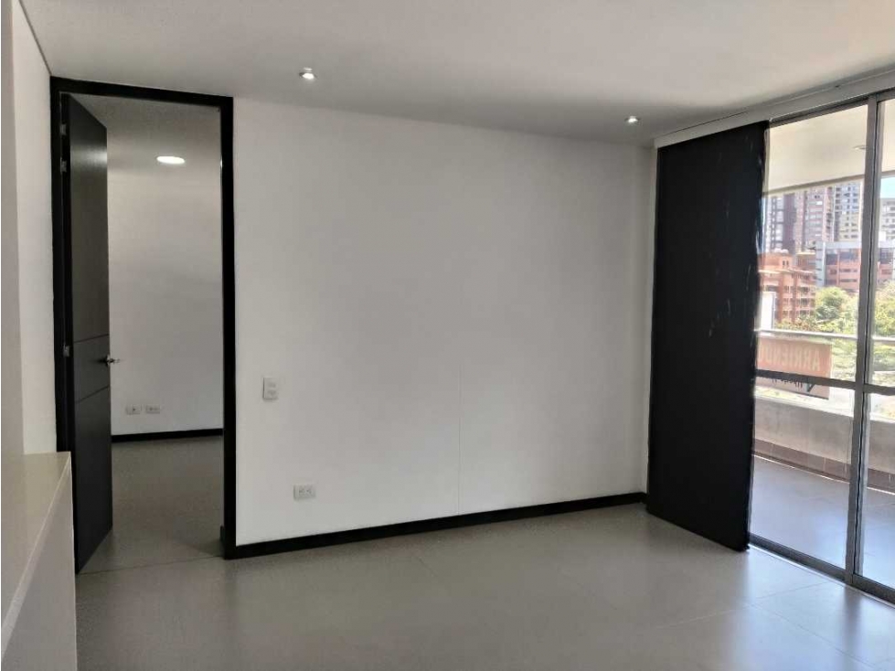Apartamento en arriendo en Las Lomas No.1, Medellín · foto 7 de 18