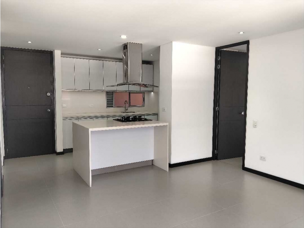 Apartamento en arriendo en Las Lomas No.1, Medellín · foto 8 de 18