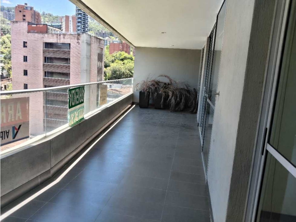 Apartamento en Arriendo en Las lomas no.1, Medellín