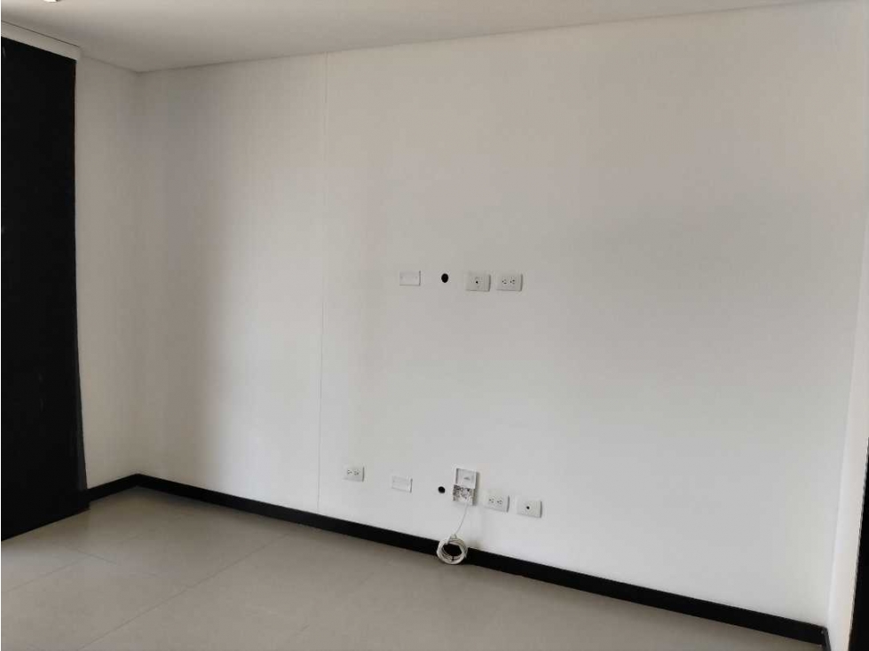 Apartamento en arriendo en Las Lomas No.1, Medellín · foto 9 de 18